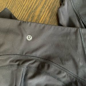 Lululemon leggings w/ mesh paneling